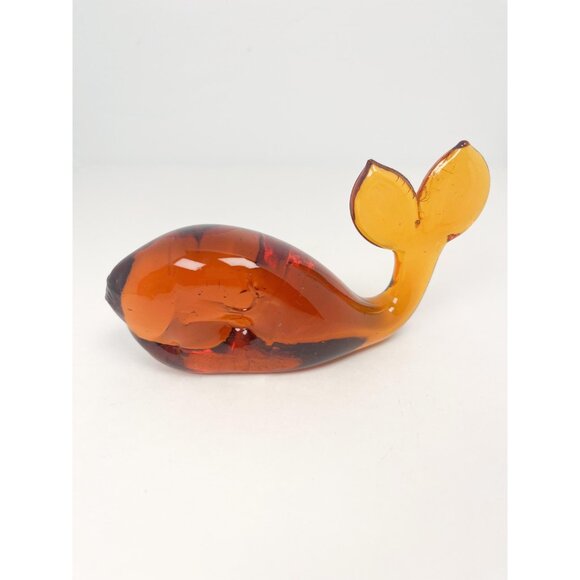 Vintage hand blown amber coloured glass whale paperweight - Picture 6 of 6